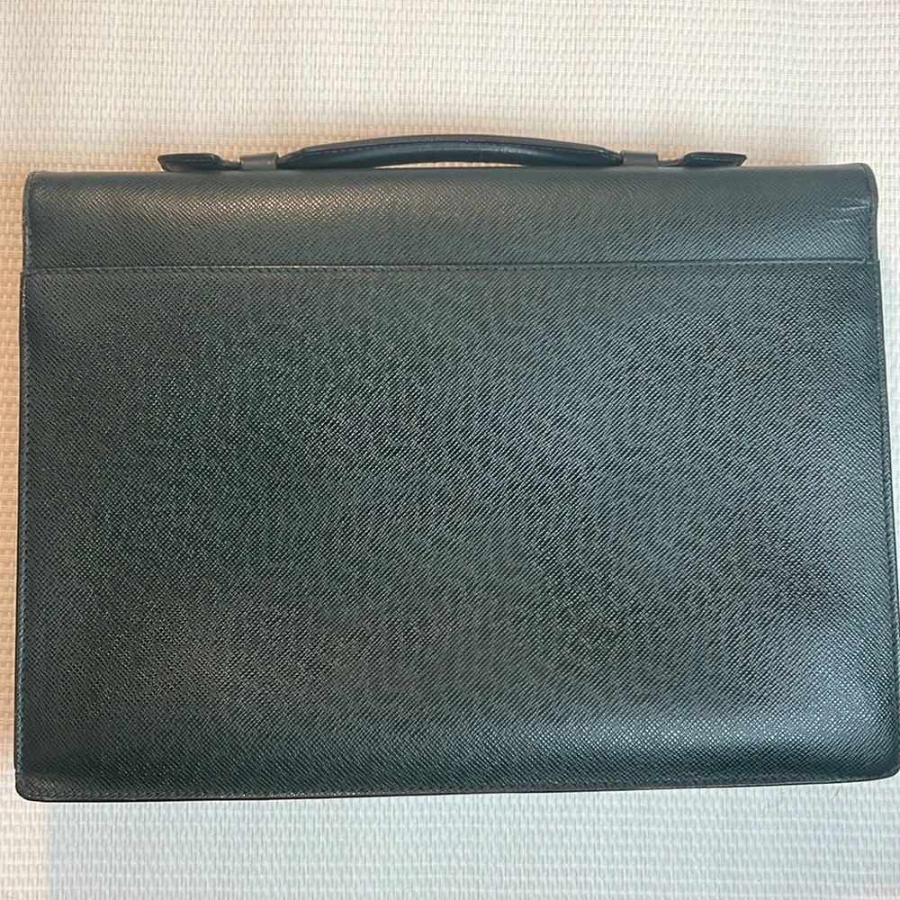 LV Green Taiga Laguito Briefcase 💼 Auth. Brass hardware vintage size 15:11:2”